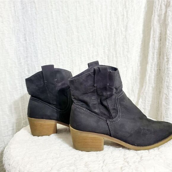 Gray Faux Suede Booties Size 8.5 - Picture 2 of 6